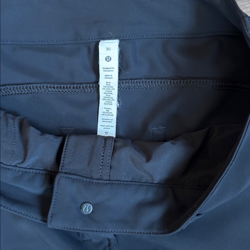 Older model skinny fit Lululemon ABC pants in size 30 W 28L - Picture 3 of 6